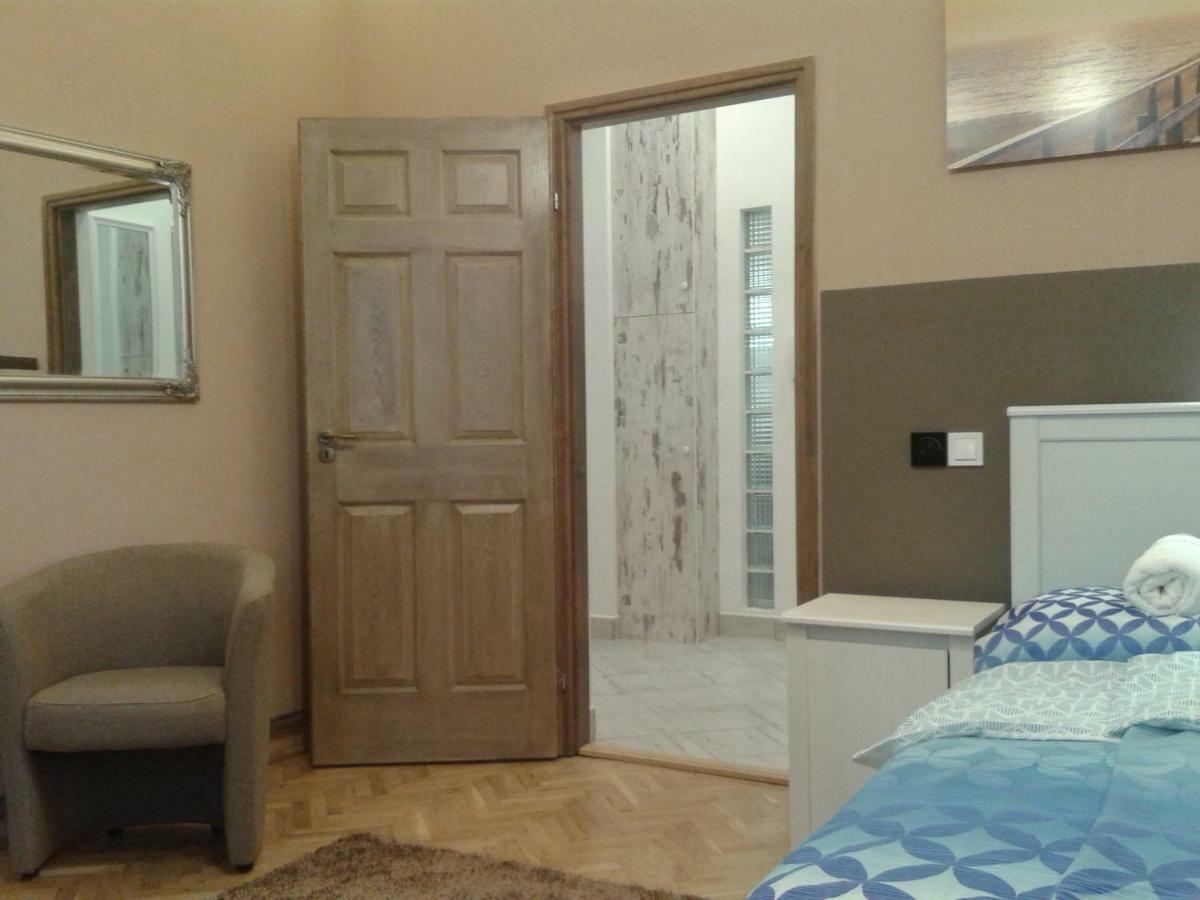 Lily Apartman Budapest Bagian luar foto