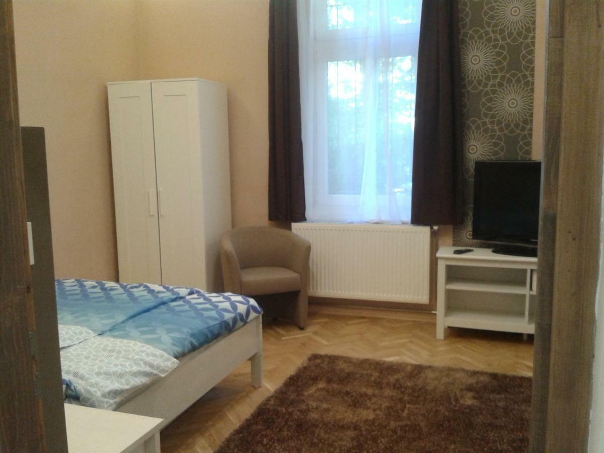 Lily Apartman Budapest Bagian luar foto