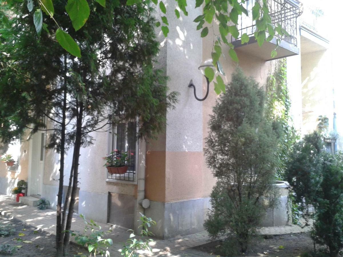 Lily Apartman Budapest Bagian luar foto